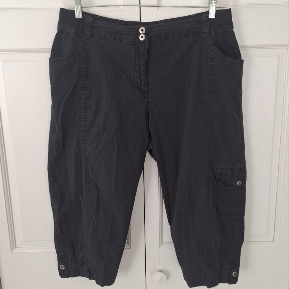 Chico's Charcoal Cropped Cargo Capris
